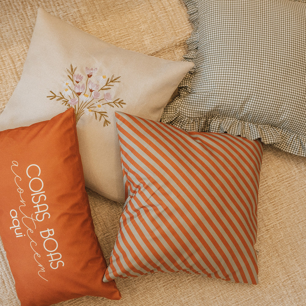 Kit 4 Capas de Almofadas Farmhouse Terracota & Verde com Bordado Floral + Baguete Frase
