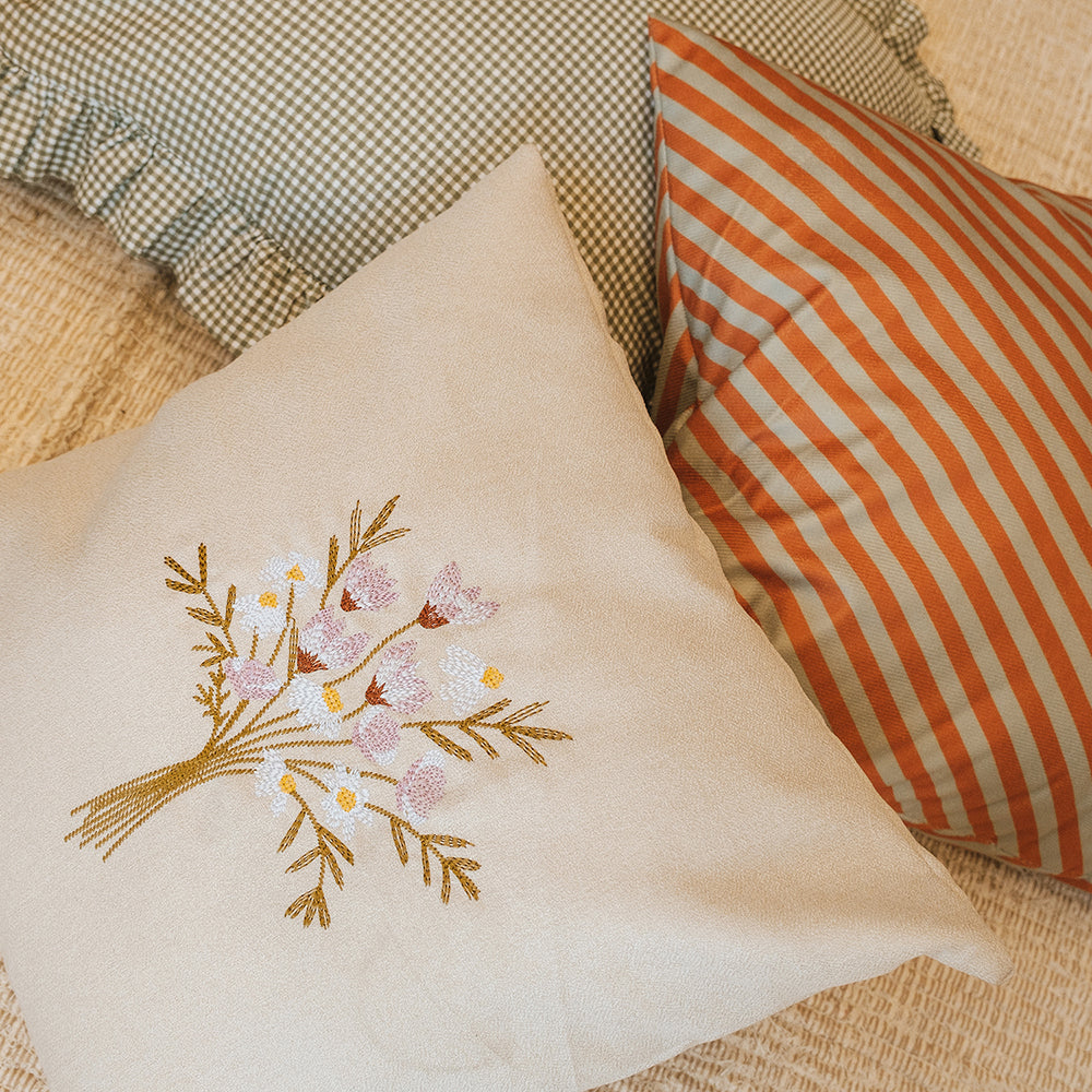 Kit 4 Capas de Almofadas Farmhouse Terracota & Verde com Bordado Floral + Baguete Frase