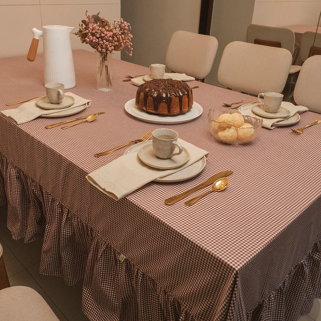 Toalha de Mesa com Babado Xadrez Vichy - Marrom