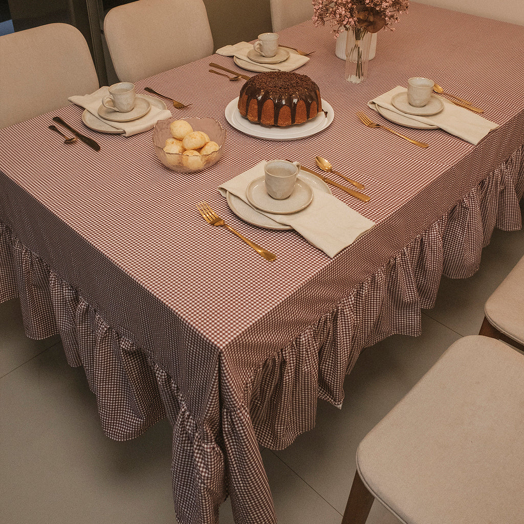 Toalha de Mesa com Babado Xadrez Vichy - Marrom