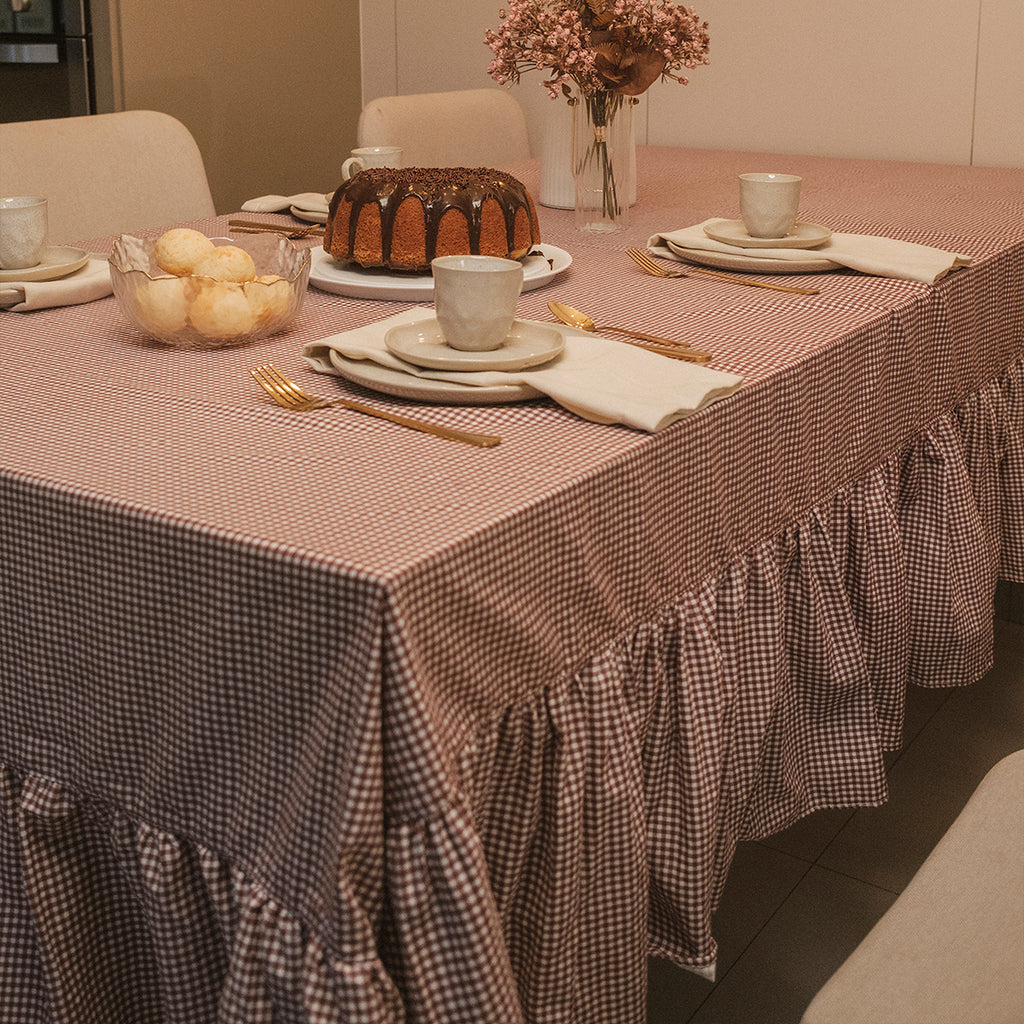 Toalha de Mesa com Babado Xadrez Vichy - Marrom