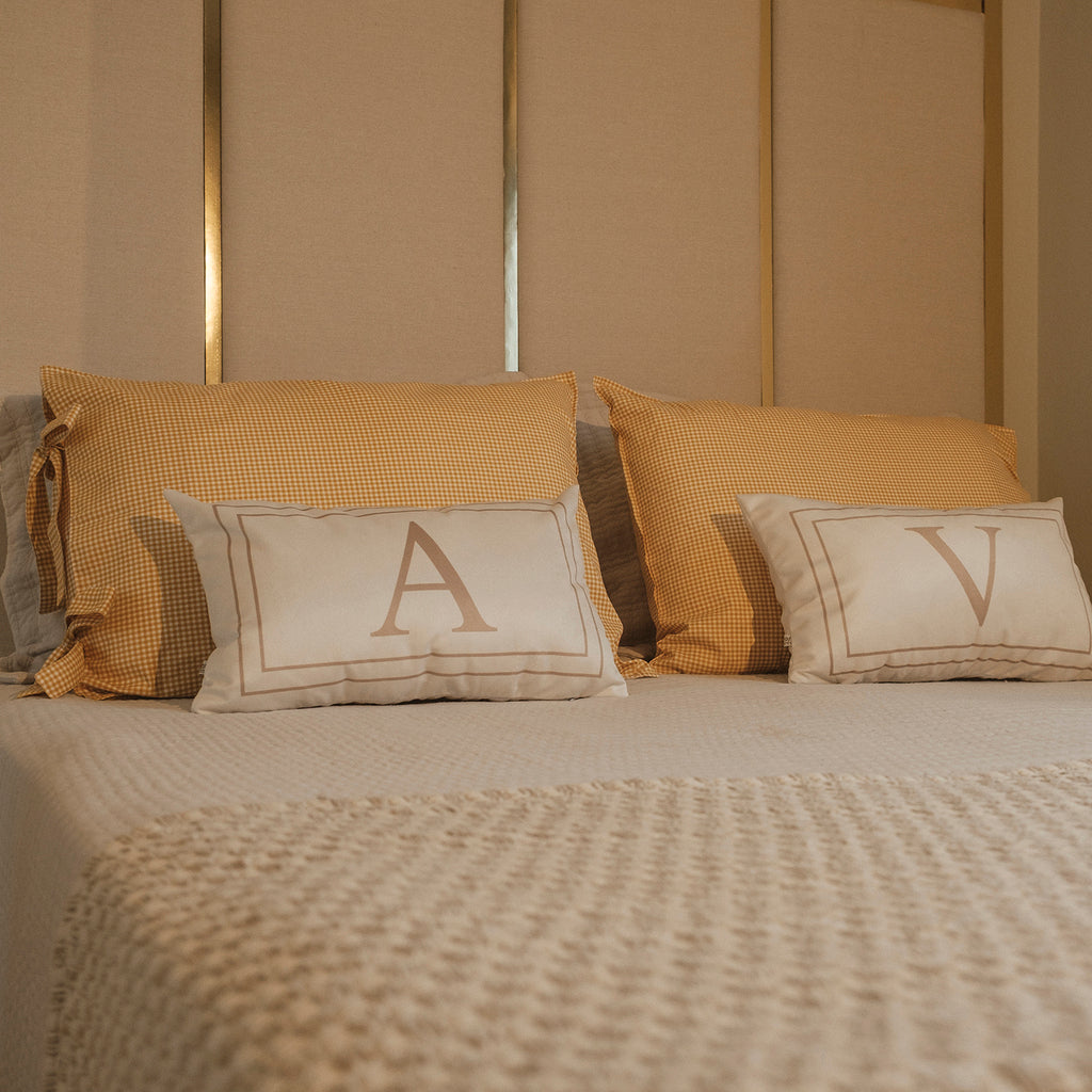 Fronha com Laço Xadrez Vichy em Algodão Estilo Farmhouse 50x70 cm Amarelo - UNIDADE