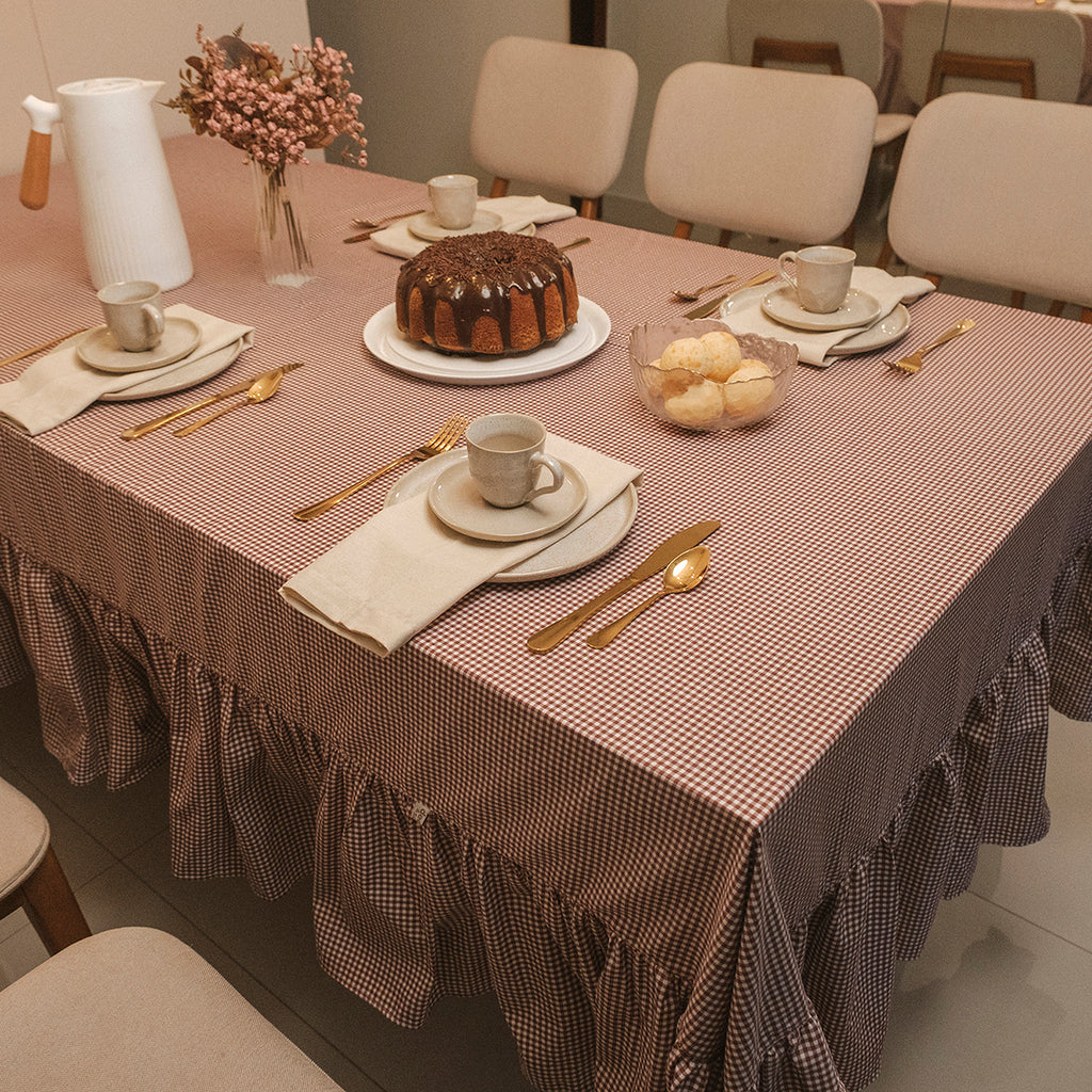 Toalha de Mesa com Babado Xadrez Vichy - Marrom