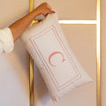Almofada Bordada Personalizada com Inicial em Linho 50x30 cm - rosê