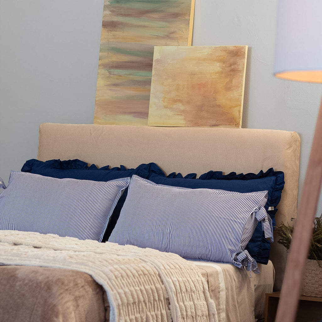 Fronha com Babado Azul Marinho Farmhouse 100% Algodão – UNIDADE