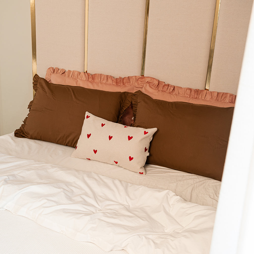 Fronha Marrom com Babado Farmhouse 100% Algodão 50x70 cm - UNIDADE