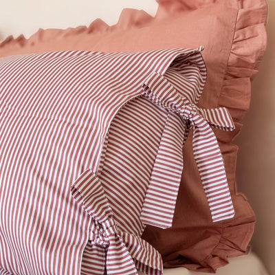 Fronha com Laços Listrada Rose Farmhouse 100% Algodão - UNIDADE