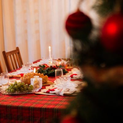Toalha de Mesa Natal Xadrez Vermelha com Babado