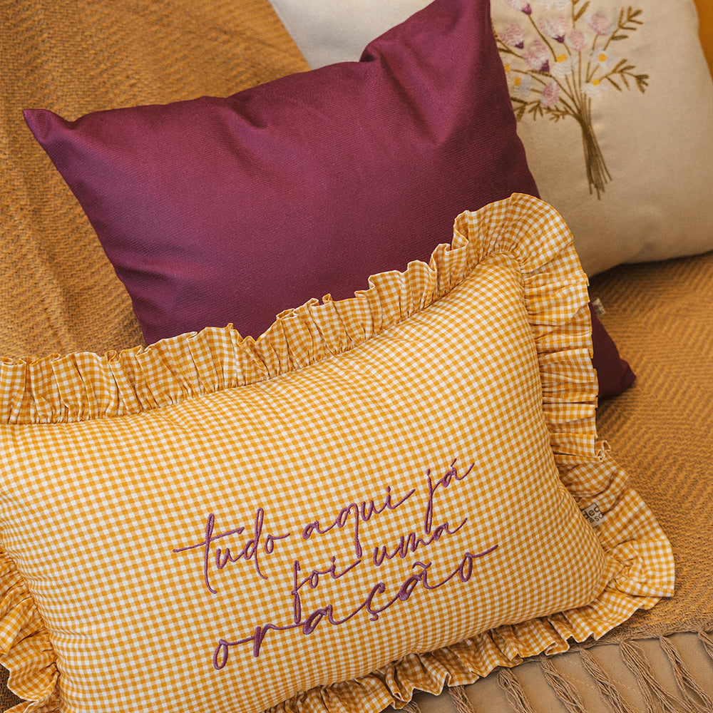 Kit 4 Capas de Almofadas Farmhouse Amarelo & Roxo + Baguete Babado Xadrez BordadoFrase