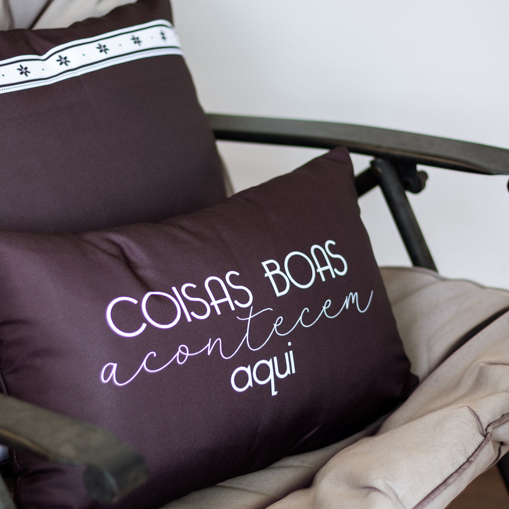 Kit 4 capas de almofadas coisas boas acontecem aqui - preto e branco