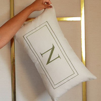 Almofada Bordada Personalizada com Inicial em Linho 50x30 cm - verde