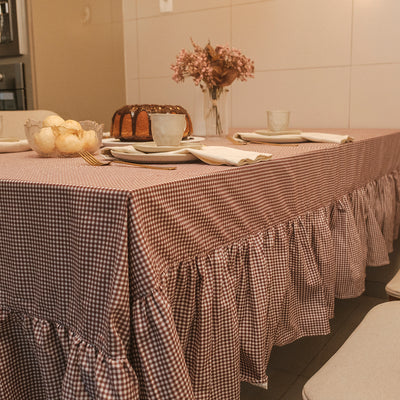 Toalha de Mesa com Babado Xadrez Vichy - Marrom