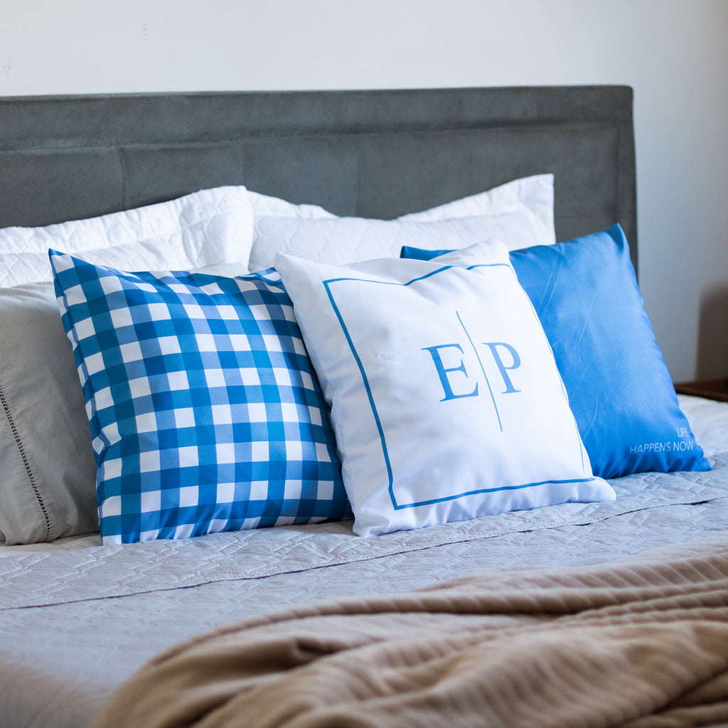 Kit 3 capas de almofadas personalizadas com iniciais do casal - azul