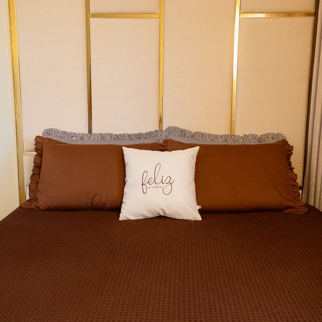 Fronha Marrom com Babado Farmhouse 100% Algodão 50x70 cm - UNIDADE