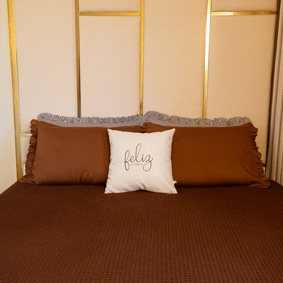 Fronha Marrom com Babado Farmhouse 100% Algodão 50x70 cm - UNIDADE