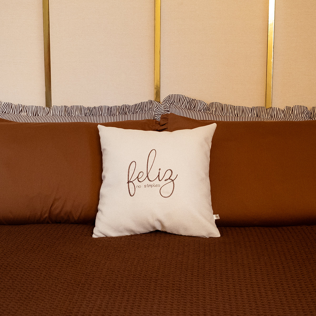 Fronha Babado Listrada Marrom Farmhouse 100% Algodão 50x70 cm - UNIDADE