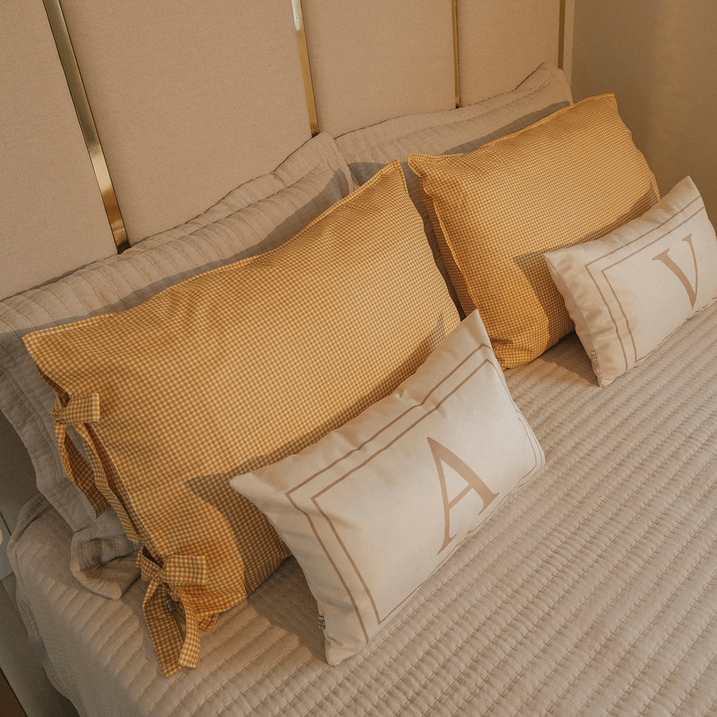 Fronha com Laço Xadrez Vichy em Algodão Estilo Farmhouse 50x70 cm Amarelo - UNIDADE