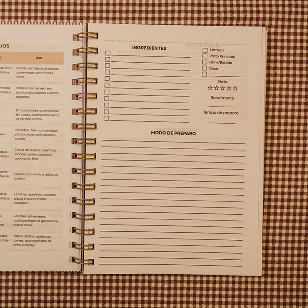 Kit Receitas da Mamãe – Toalha Xadrez Babado + Caderno Personalizado