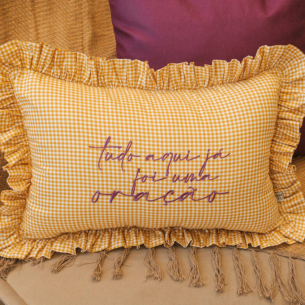 Kit 4 Capas de Almofadas Farmhouse Amarelo & Roxo + Baguete Babado Xadrez BordadoFrase