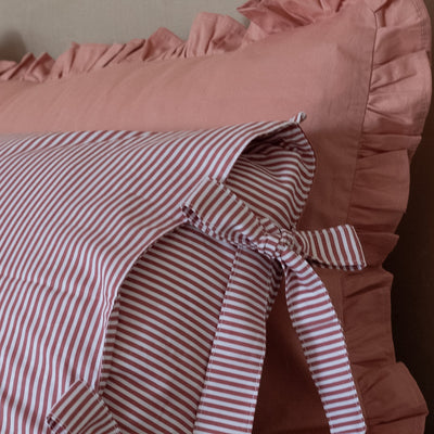 Fronha com Laços Listrada Rose Farmhouse 100% Algodão - UNIDADE