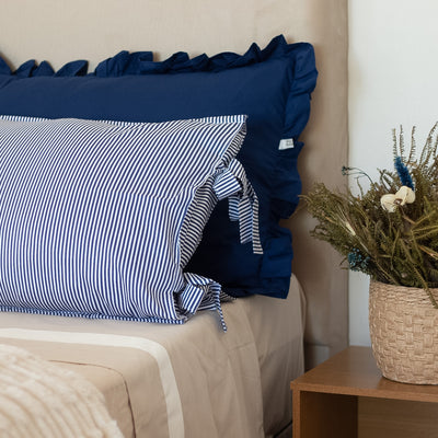 Fronha com Babado Azul Marinho Farmhouse 100% Algodão – UNIDADE