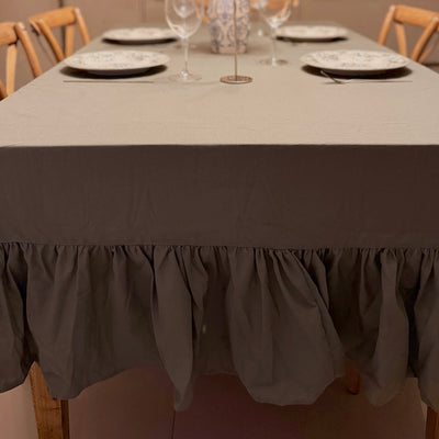 Toalha de Mesa Linho Verde com Babado